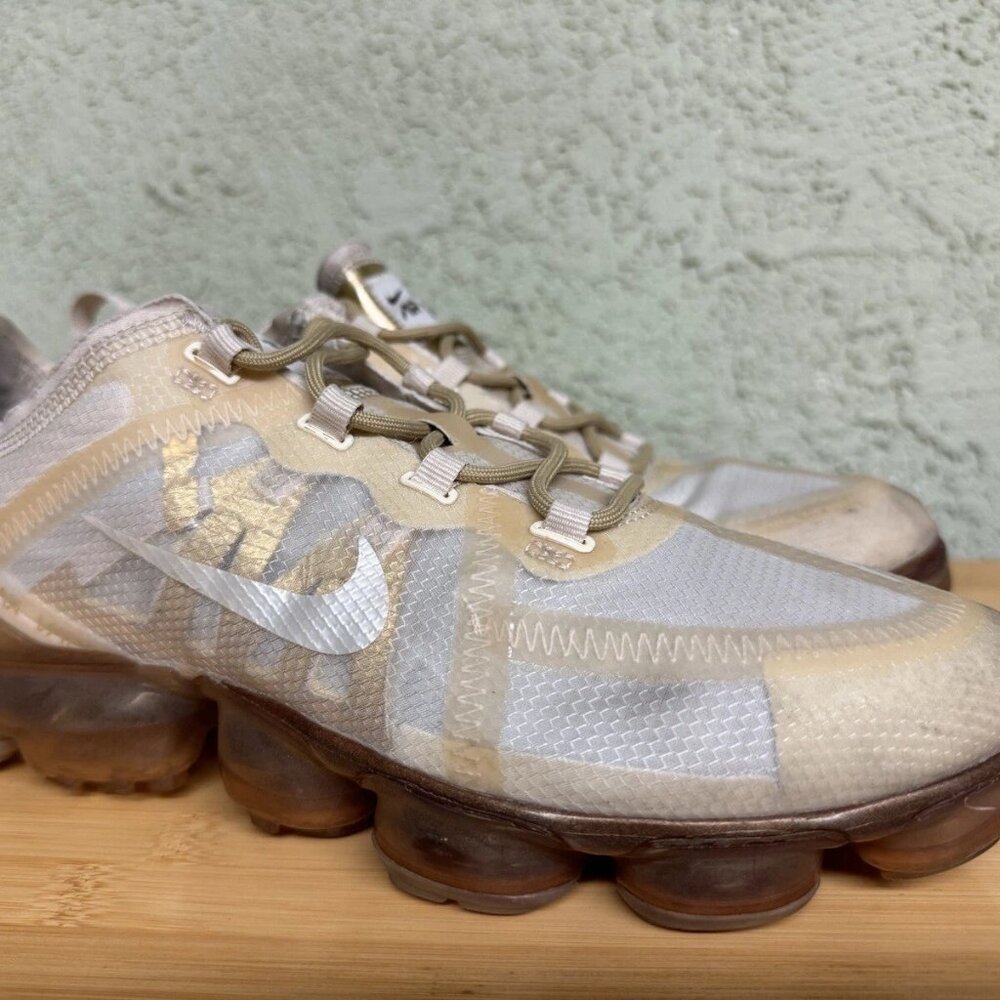 Size 9.5 - Nike Air VaporMax Shoes Metallic‎ Gold Cream Sneakers 2019 AR6632-101